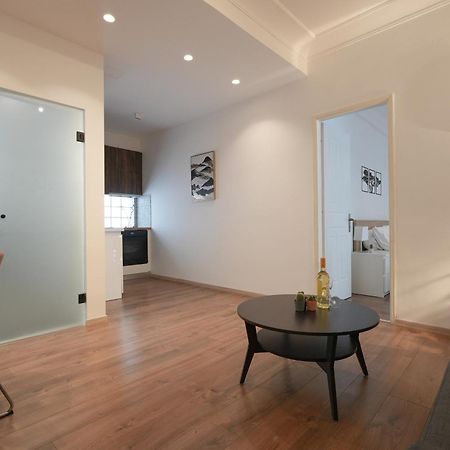 Syntagma Square, 50Sqm Nikis Luxurious Apartment Афины Экстерьер фото